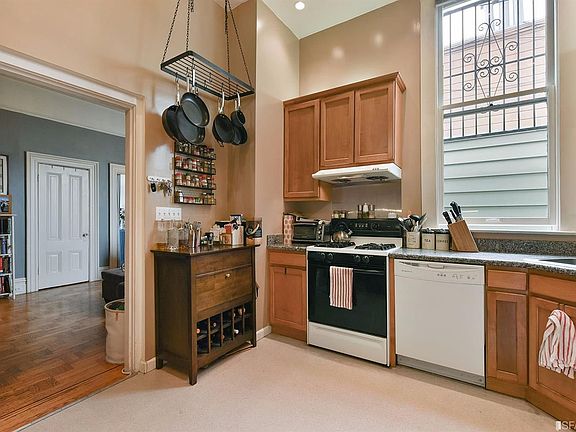 2nd image of 2116 Greenwich St