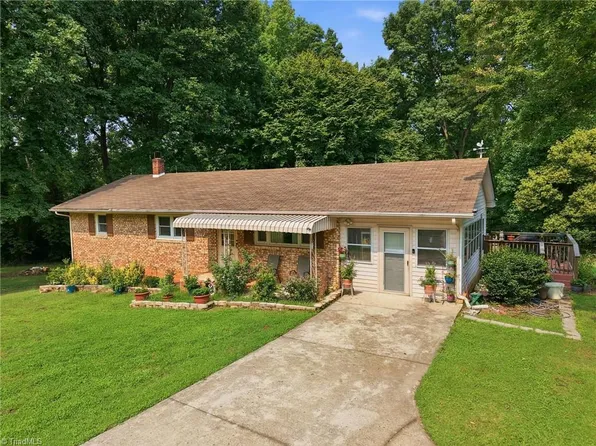 5703 Summit Ave, Browns Summit, NC 27214