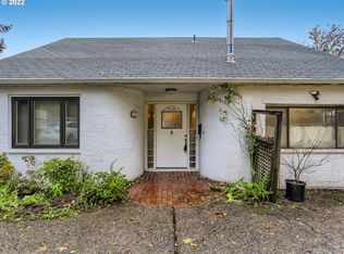 7136 SW Brier Pl, Portland, OR 97219