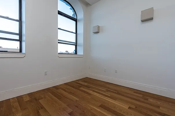 Rented by Nooklyn NYC LLC | media 118