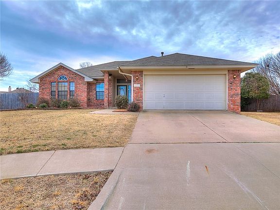 2nd image of 300 Pine Cove Ct