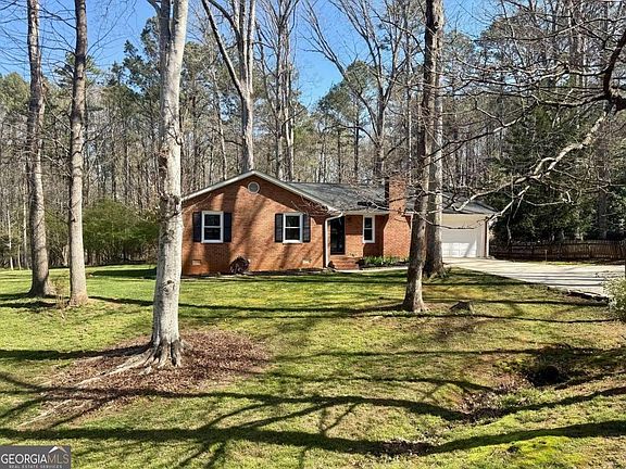 2nd image of 219 Tall Tree Rd