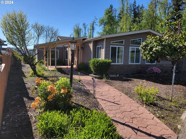 34759 Devonshire Dr, Eugene, OR 97405