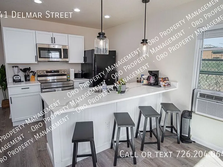 241 Delmar St — Photo 5