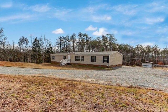 1st image of 102 Amy Ln