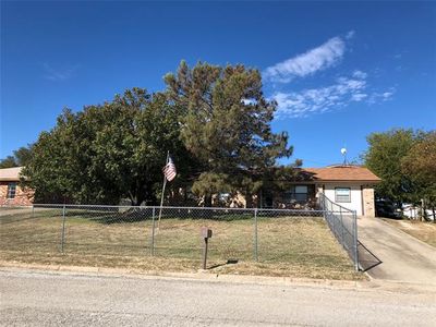 105 Arrowhead St, Fort Worth, TX, 76108