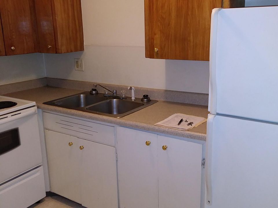 2nd image of 1412 W 11th Ave APT 8