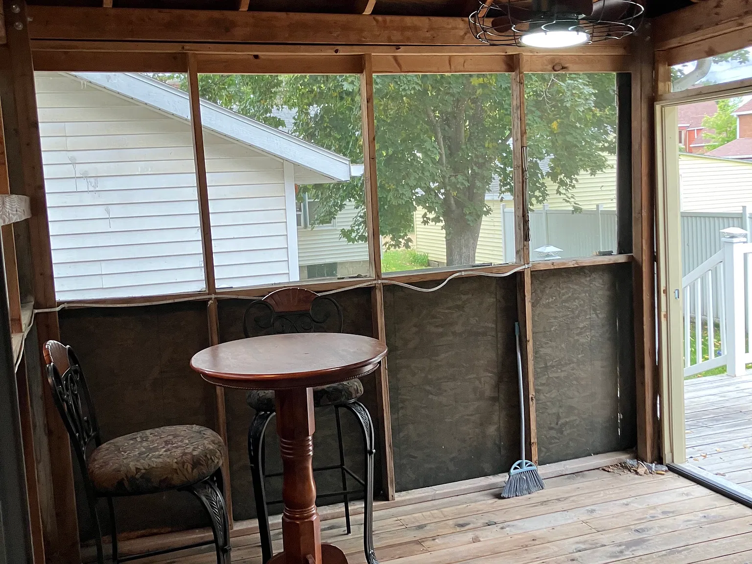 3 bed, 1832 sqft, $2,000 — Photo 4