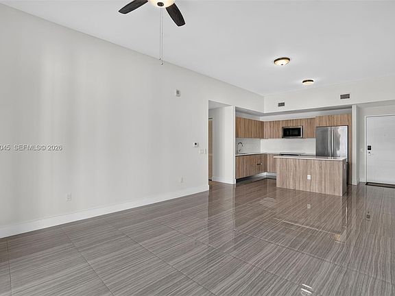 3rd image of 2960 NE 207th St Unit 505