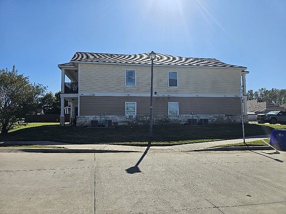 3rd image of 1100 Placid Cir