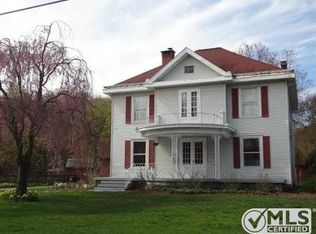 15 Maple Ave, Lloyd, NY