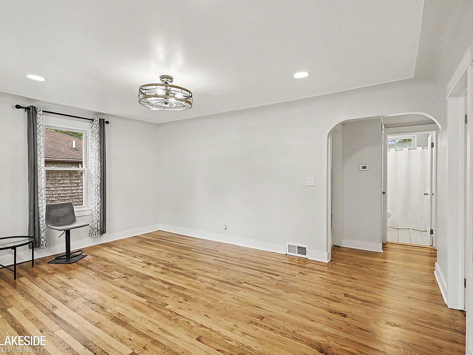 355 W Saint Clair St, photo 12