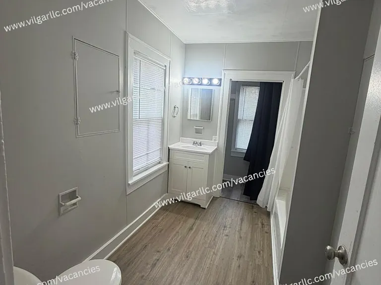 109 Columbia St — Photo 14