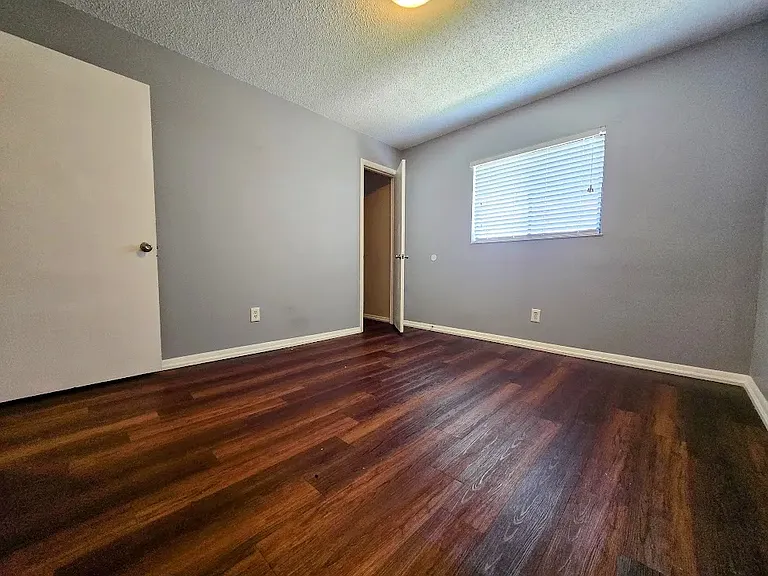 37218 Majestic Oak Ct #37218 — Photo 32