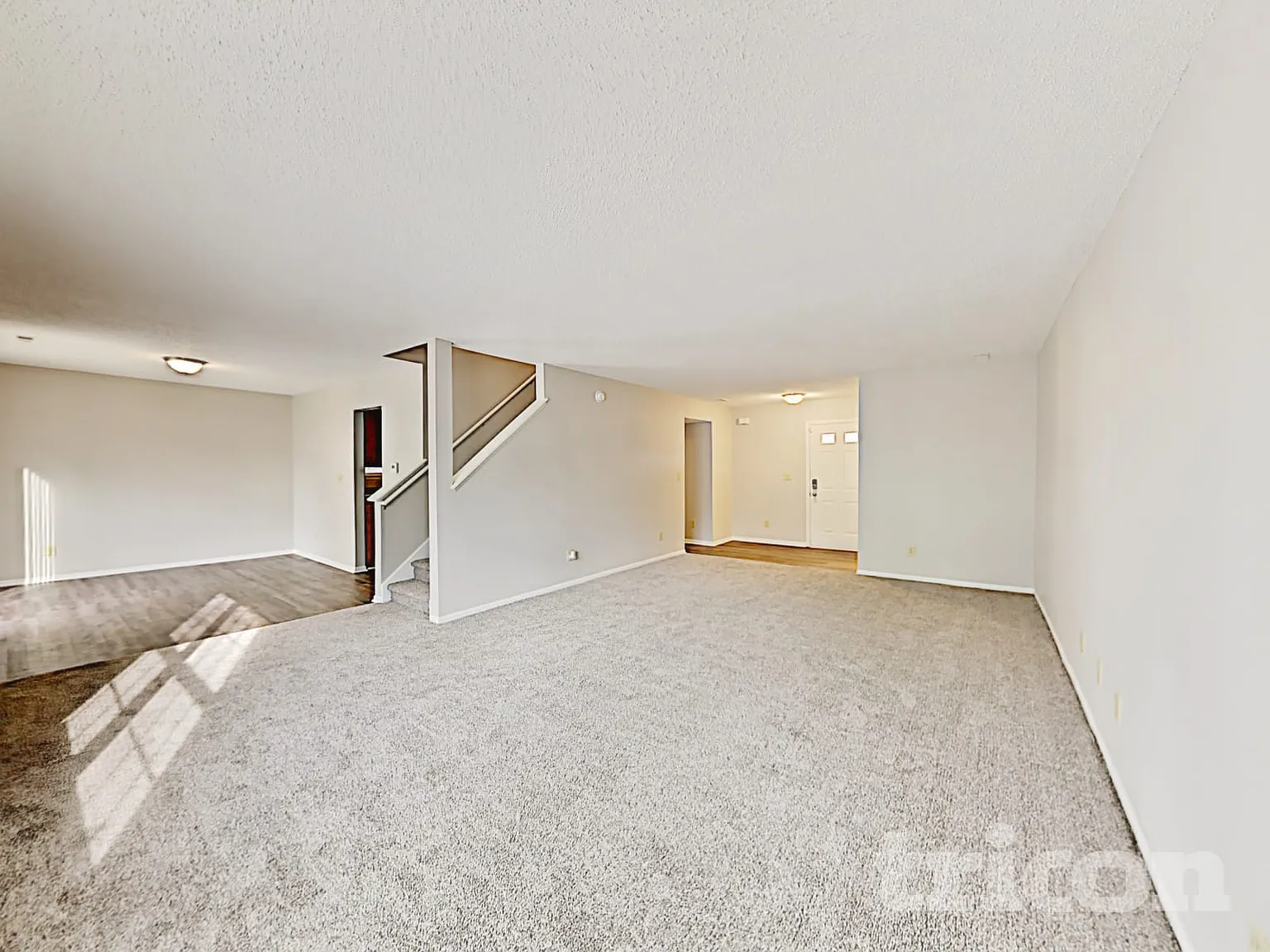 5970 Draycott Drive Indianapolis IN — Photo 4