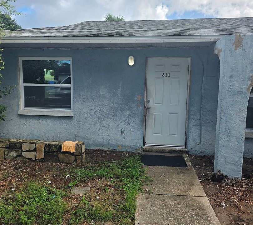 1st image of 811 56th Ave E
