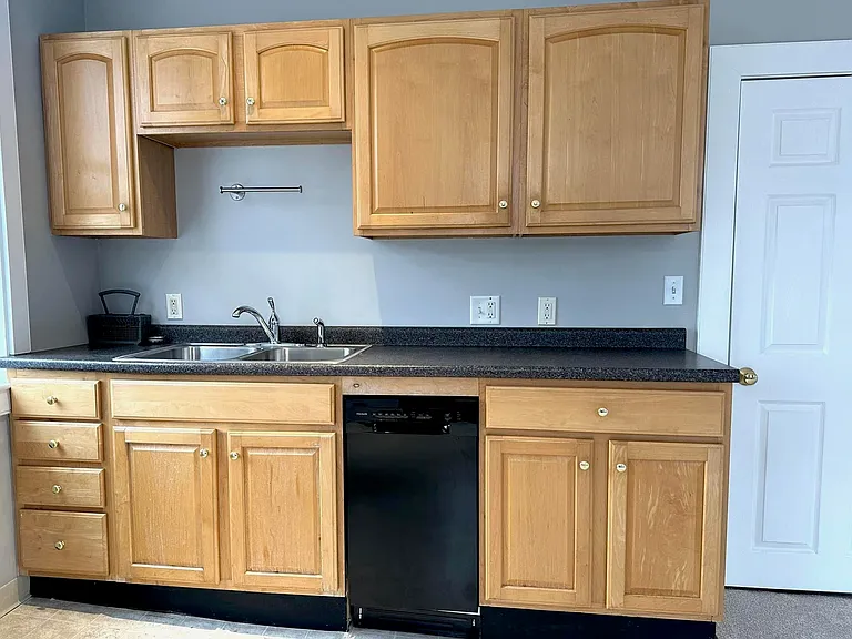71 Grove St #7 — Photo 2