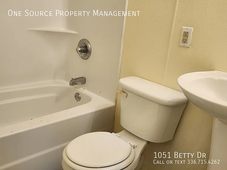 1051 Betty Dr — Photo 10