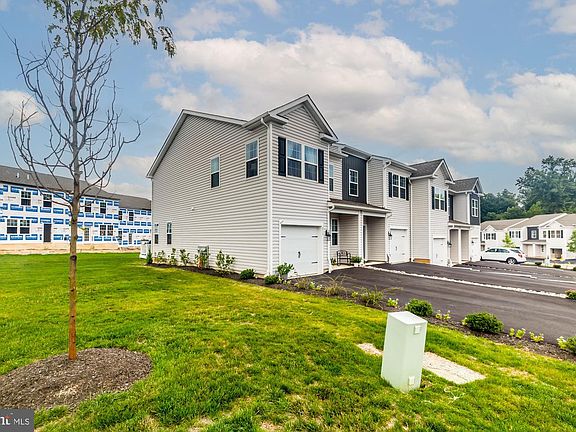 2nd image of 215 Derby Dr
