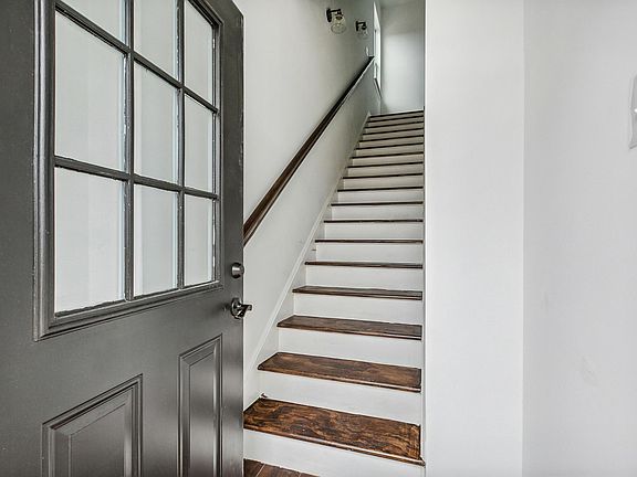 2nd image of 2540 Congress St #2538