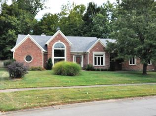 8908 Linn Station Rd, Hurstbourne, KY 40222