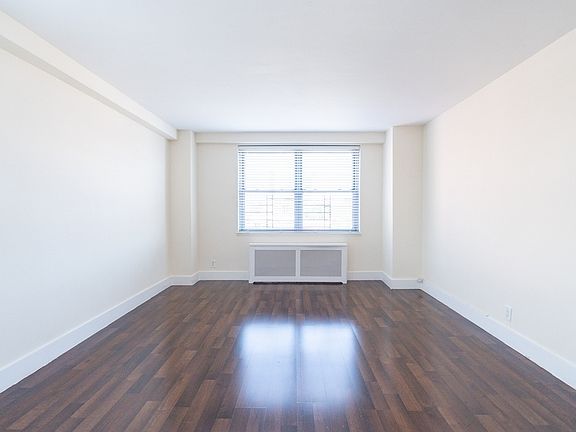 4th image of 104-20 Queens Blvd #18V