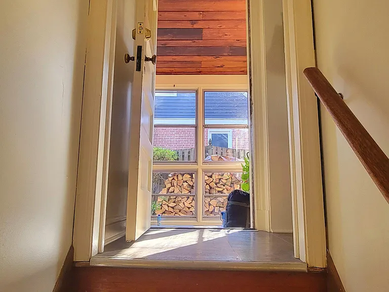 9216 Mintwood St — Photo 15
