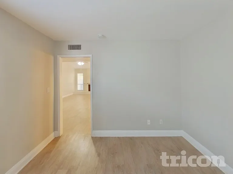 1500 N Markdale #10 — Photo 15