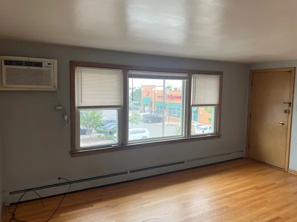 3940 W 71st St APT 3, Chicago, IL 60629