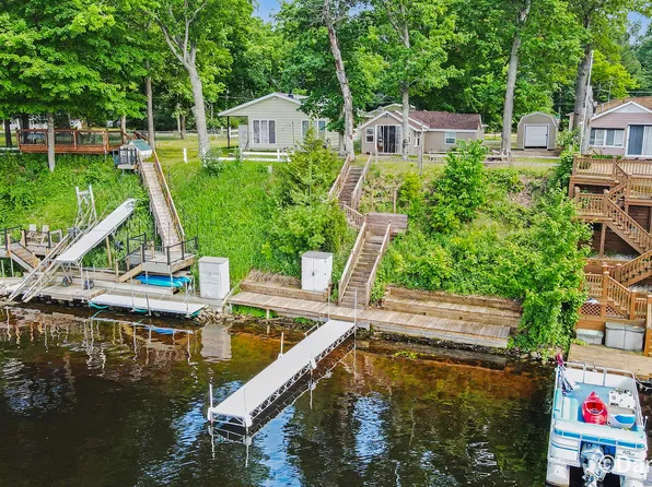 5539 Front St, Newaygo, MI 49337