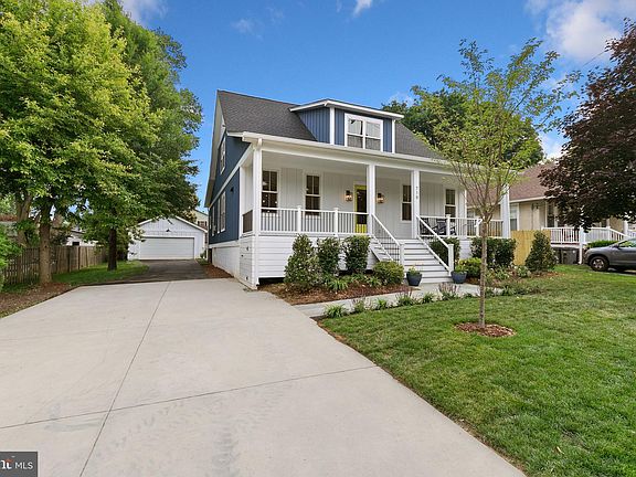4th image of 719 Maple Ave
