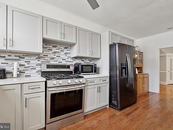 5th image of 3252 Cottman Ave