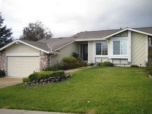 907 Coyote Ct photo 1