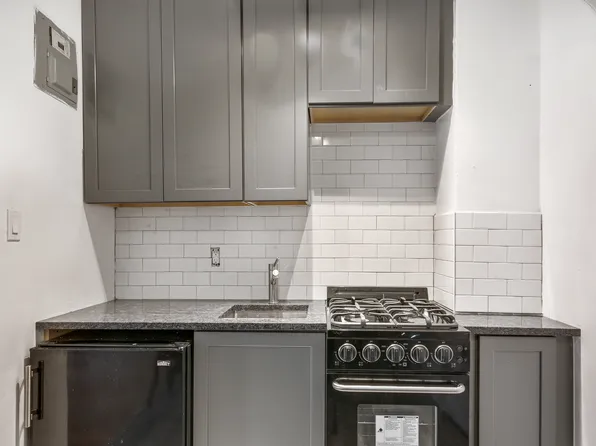 1420 York Avenue 5A image 2 of 6