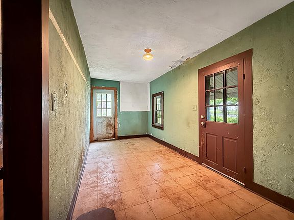 2nd image of 24 Academy St