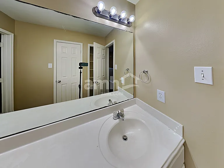 1927 Makenna Ln — Photo 18