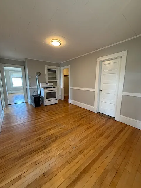 213 Laurel St #5