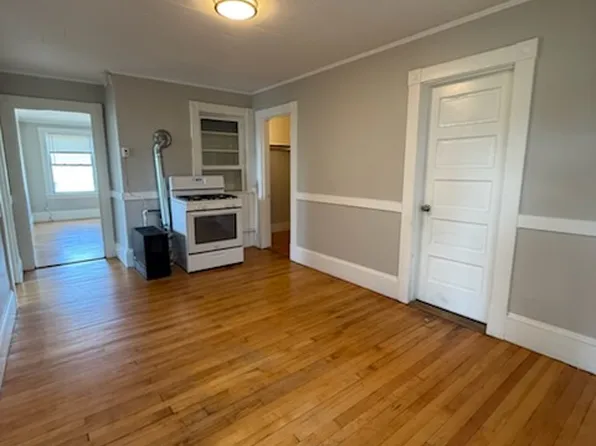 213 Laurel St APT 5, Manchester, NH 03103