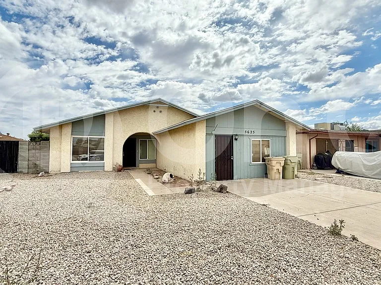 5625 W Campo Bello Dr — Photo 2