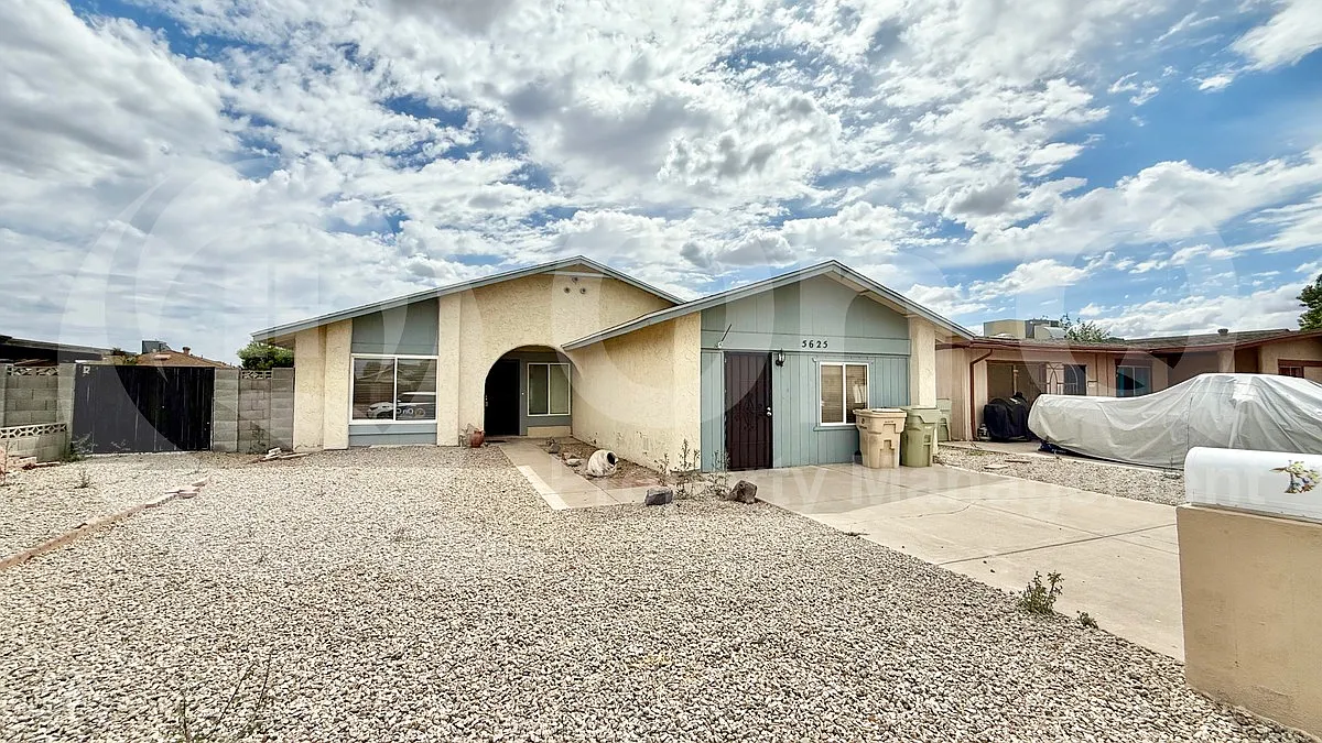 Building Photo - 5625 W Campo Bello Dr