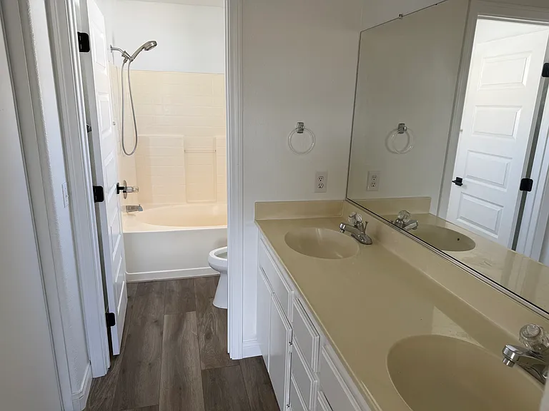 31548 Hamburg Cir — Photo 22