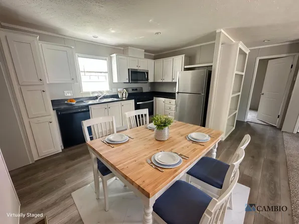 38 Canal Dr #300-038, Pontiac, MI 48341