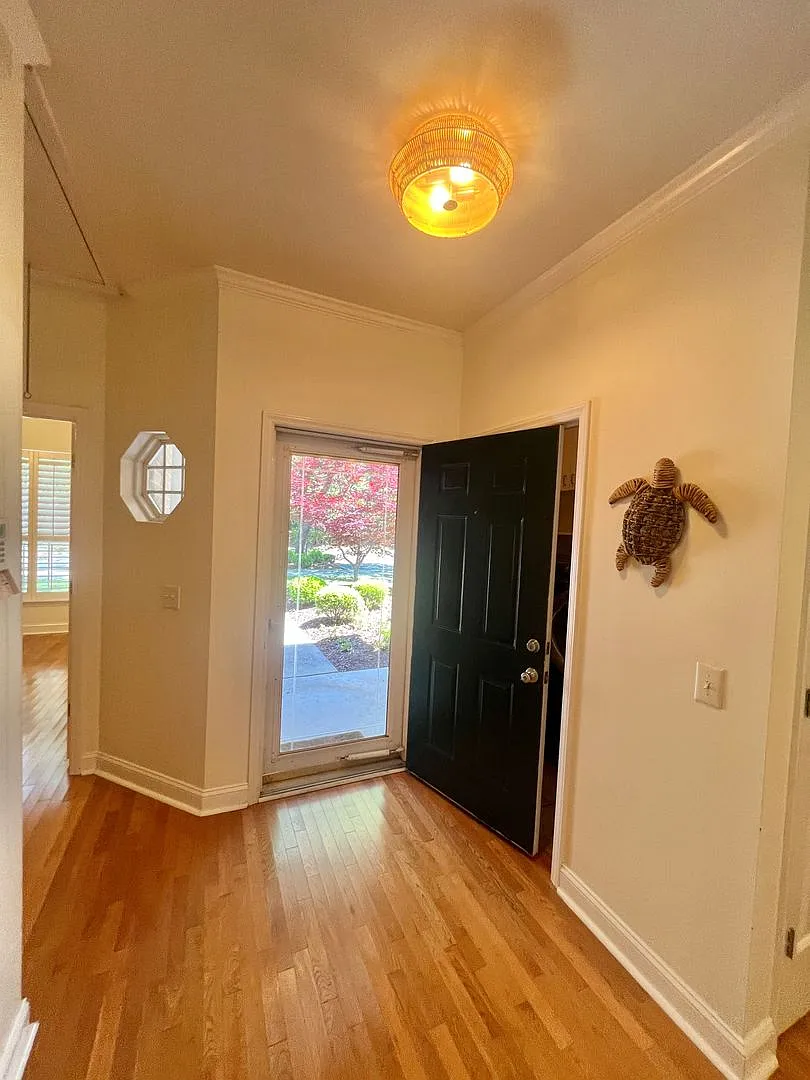 Leeward Village Updated 2BR! Eastwood Rd/ Military Cuttoff/ Wrightsville Beach Area one level bri... — Photo 3