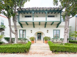 137 S Roxbury Dr, Beverly Hills, CA 90212