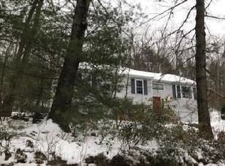 38 Clark Rd, Sturbridge, MA 01518