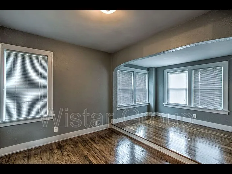 4664 Woolworth Ave — Photo 13