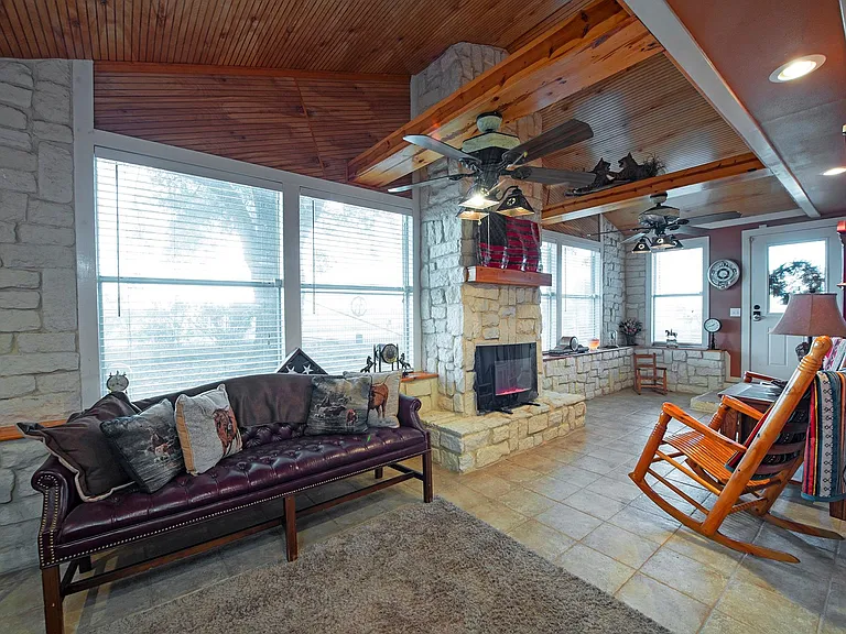 22234 Fields Store Rd — Photo 14