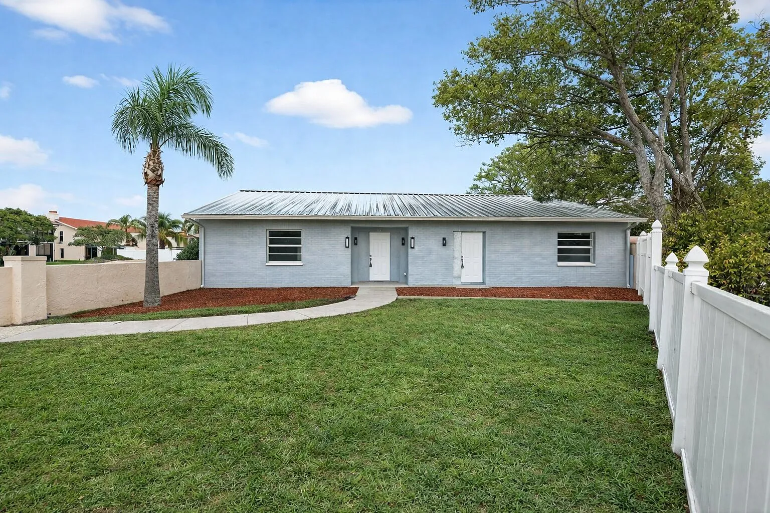 2 bed, 1072 sqft, $1,550 — Photo 1