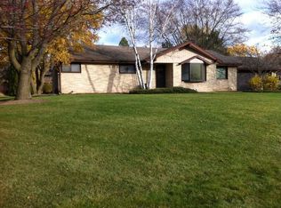 W145N5076 Stone Dr, Menomonee Falls, WI 53051