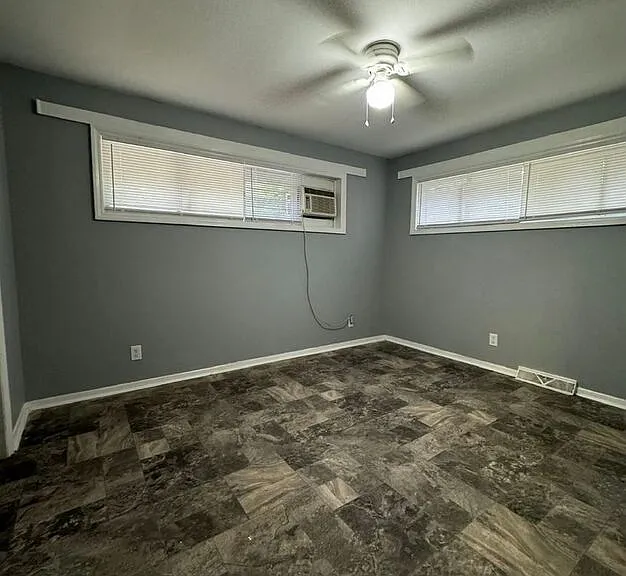 532 Camrose Dr — Photo 12